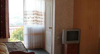 Гостиница Guest house Andjelika Лазаревское Семейный номер с видом на море-7